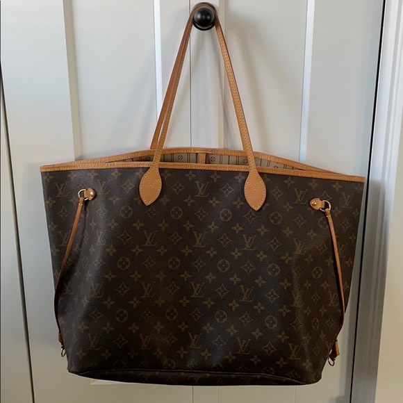 Louis Vuitton Handbags - Authentic Louis Vuitton Large GM Never full tote